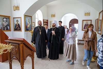 Митрополит Игнатий совершил чин основания Свято-Троицкого храма в г. Красный Кут