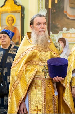 Епископ Феодор совершил Литургию в Покровском соборе г. Саратова