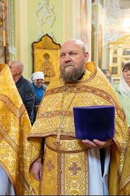 Епископ Феодор совершил Литургию в Покровском соборе г. Саратова