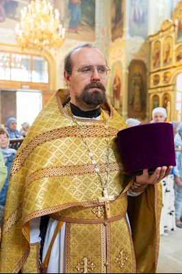 Епископ Феодор совершил Литургию в Покровском соборе г. Саратова