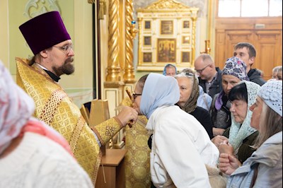 Епископ Феодор совершил Литургию в Покровском соборе г. Саратова