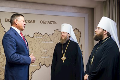Митрополит Саратовский и Вольский Игнатий представил Губернатору Вологодской области назначенного на Вологодскую кафедру митрополита Савву