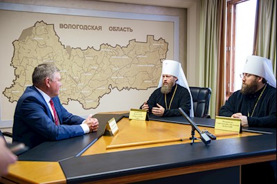 Митрополит Саратовский и Вольский Игнатий представил Губернатору Вологодской области назначенного на Вологодскую кафедру митрополита Савву