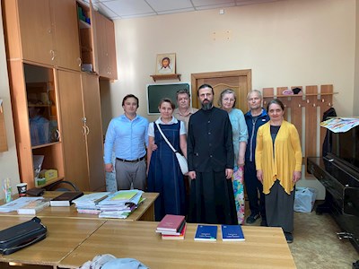 В библейских группах Саратовской епархии проходят занятия по изучению Священного Писания