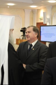Митрополит Лонгин выступил с докладом на круглом столе «Роль духовно-нравственных ценностей в формировании личности в системе образования» в рамках VI Парламентских встреч