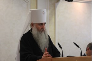 Митрополит Лонгин выступил с докладом на круглом столе «Роль духовно-нравственных ценностей в формировании личности в системе образования» в рамках VI Парламентских встреч