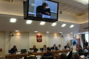 Митрополит Лонгин выступил с докладом на круглом столе «Роль духовно-нравственных ценностей в формировании личности в системе образования» в рамках VI Парламентских встреч