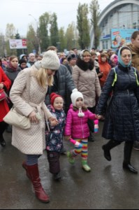 В крестном ходе в день празднования в честь Казанской иконы Божией Матери приняло участие около восьми тысяч человек