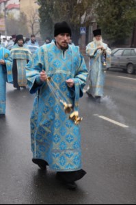 В крестном ходе в день празднования в честь Казанской иконы Божией Матери приняло участие около восьми тысяч человек