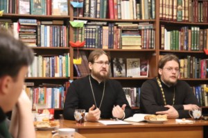В клубе «Ладья» состоялась беседа о Посланиях апостола Павла