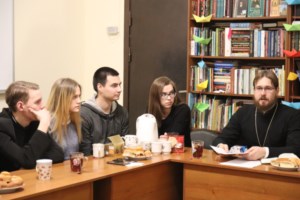 В клубе «Ладья» состоялась беседа о Посланиях апостола Павла