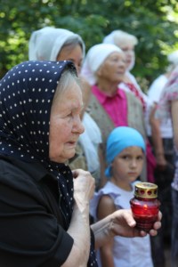 Митрополит Лонгин совершил панихиду на могиле Епископа Вениамина (Милова)