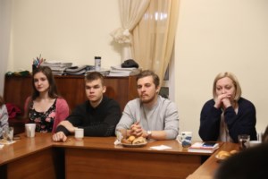 В клубе «Ладья» состоялась беседа о Посланиях апостола Павла