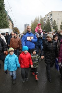 В крестном ходе в день празднования в честь Казанской иконы Божией Матери приняло участие около восьми тысяч человек