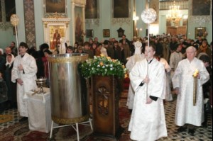 Божественная литургия в храме в честь Покрова Божией Матери г.Саратова