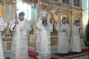 Божественная литургия в храме в честь Покрова Божией Матери г.Саратова