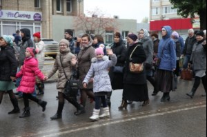 В крестном ходе в день празднования в честь Казанской иконы Божией Матери приняло участие около восьми тысяч человек