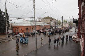 В крестном ходе в день празднования в честь Казанской иконы Божией Матери приняло участие около восьми тысяч человек