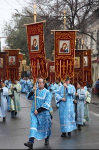 В крестном ходе в день празднования в честь Казанской иконы Божией Матери приняло участие около восьми тысяч человек