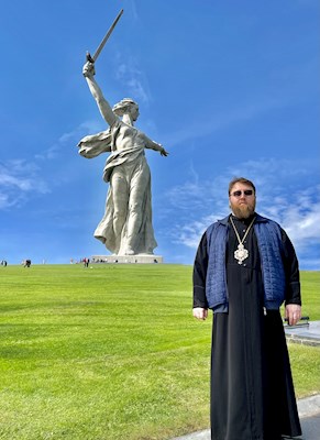 Митрополит Игнатий посетил места боевой славы в Волгограде