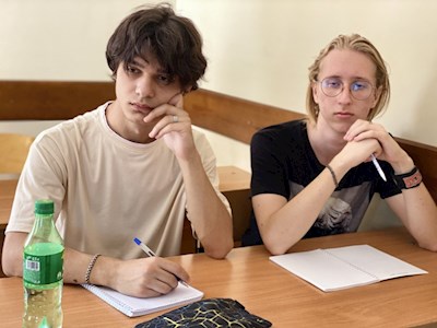 Студенты-теологи посетили Свято-Троицкий кафедральный собор Саратова