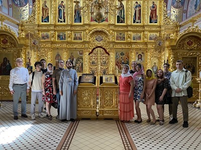 Студенты-теологи посетили Свято-Троицкий кафедральный собор Саратова