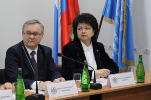 Митрополит Лонгин принял участие в заседании попечительского совета СГУ