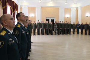 Священник совершил Чин освящения Боевого знамени Саратовского военного института войск национальной гвардии Российского Федерации
