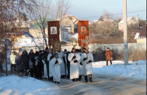 В селе Пристанное совершен традиционный крестный ход и освящение воды на реке Волга