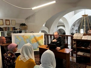 В библейских группах Саратовской епархии проходят занятия по изучению Священного Писания