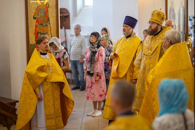 В день престольного праздника в храме Нерукотворного Образа Спасителя г. Саратова прошло архиерейское богослужение