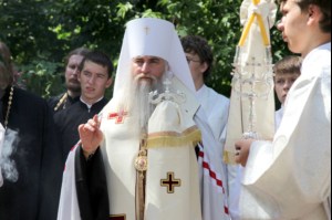 Панихида на могиле епископа Вениамина (Милова)