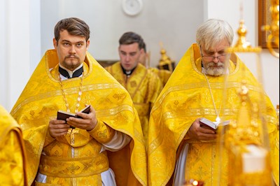 В день престольного праздника в храме Нерукотворного Образа Спасителя г. Саратова прошло архиерейское богослужение