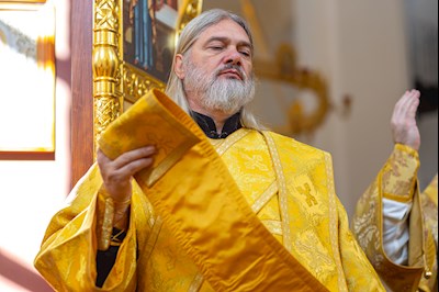 В день престольного праздника в храме Нерукотворного Образа Спасителя г. Саратова прошло архиерейское богослужение