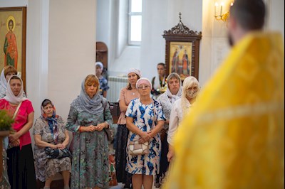 В день престольного праздника в храме Нерукотворного Образа Спасителя г. Саратова прошло архиерейское богослужение