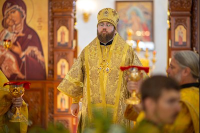 В день престольного праздника в храме Нерукотворного Образа Спасителя г. Саратова прошло архиерейское богослужение