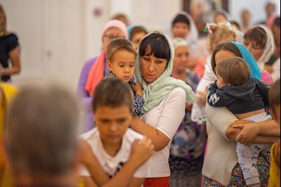 В день престольного праздника в храме Нерукотворного Образа Спасителя г. Саратова прошло архиерейское богослужение