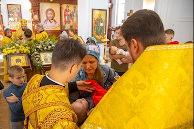 В день престольного праздника в храме Нерукотворного Образа Спасителя г. Саратова прошло архиерейское богослужение