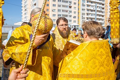 В день престольного праздника в храме Нерукотворного Образа Спасителя г. Саратова прошло архиерейское богослужение