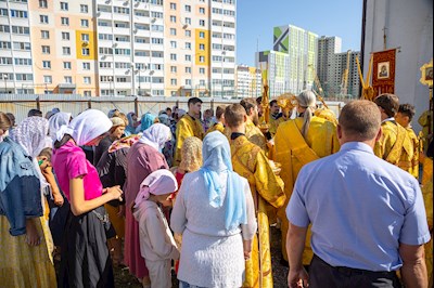 В день престольного праздника в храме Нерукотворного Образа Спасителя г. Саратова прошло архиерейское богослужение