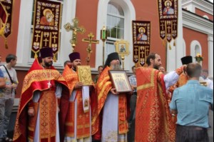 В день столетней годовщины расстрела царской семьи в Саратове состоялся крестный ход