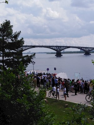 Священник принял участие в торжественной встрече парома с военной техникой