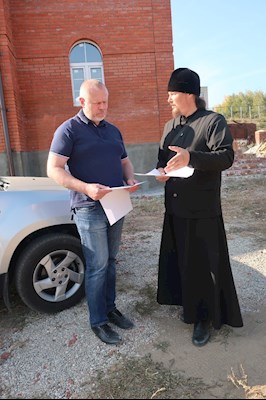 Продолжается строительство храма священномученика Германа Вольского