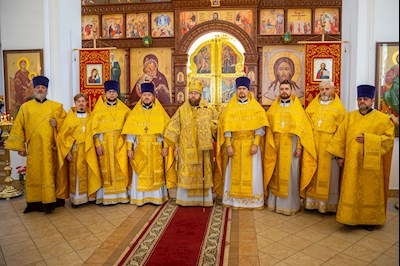 В день престольного праздника в храме Нерукотворного Образа Спасителя г. Саратова прошло архиерейское богослужение