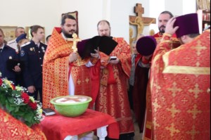 К престольному празднику храм святых царственных страстотерпцев г. Саратова организовал акцию «Белый цветок»
