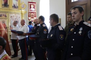 К престольному празднику храм святых царственных страстотерпцев г. Саратова организовал акцию «Белый цветок»