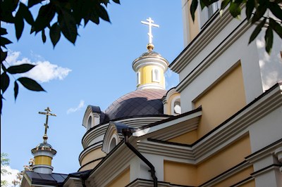 Митрополит Игнатий совершил поездку по храмам Центрального благочиния