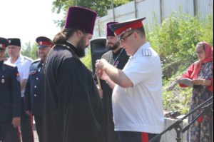К престольному празднику храм святых царственных страстотерпцев г. Саратова организовал акцию «Белый цветок»