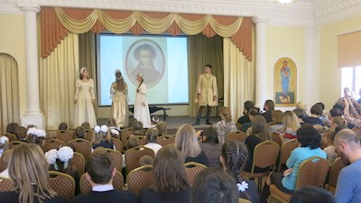 Русская православная классическая гимназия отметила день небесного покровителя