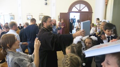 Русская православная классическая гимназия отметила день небесного покровителя